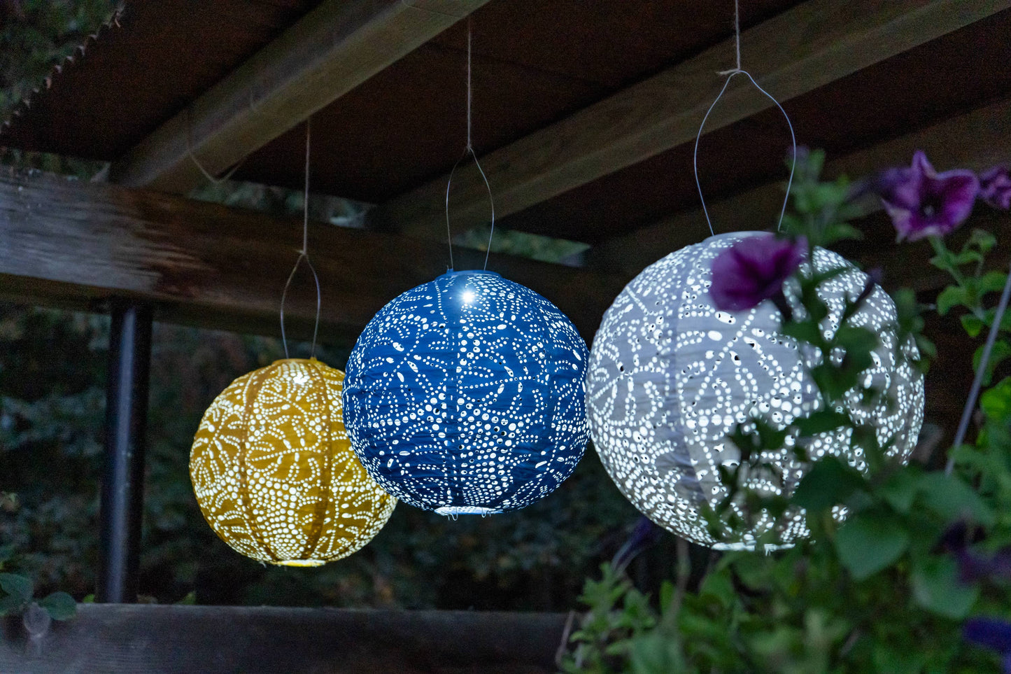 *NEW* Stella Monstera 12" Globe Solar Lantern - Marigold