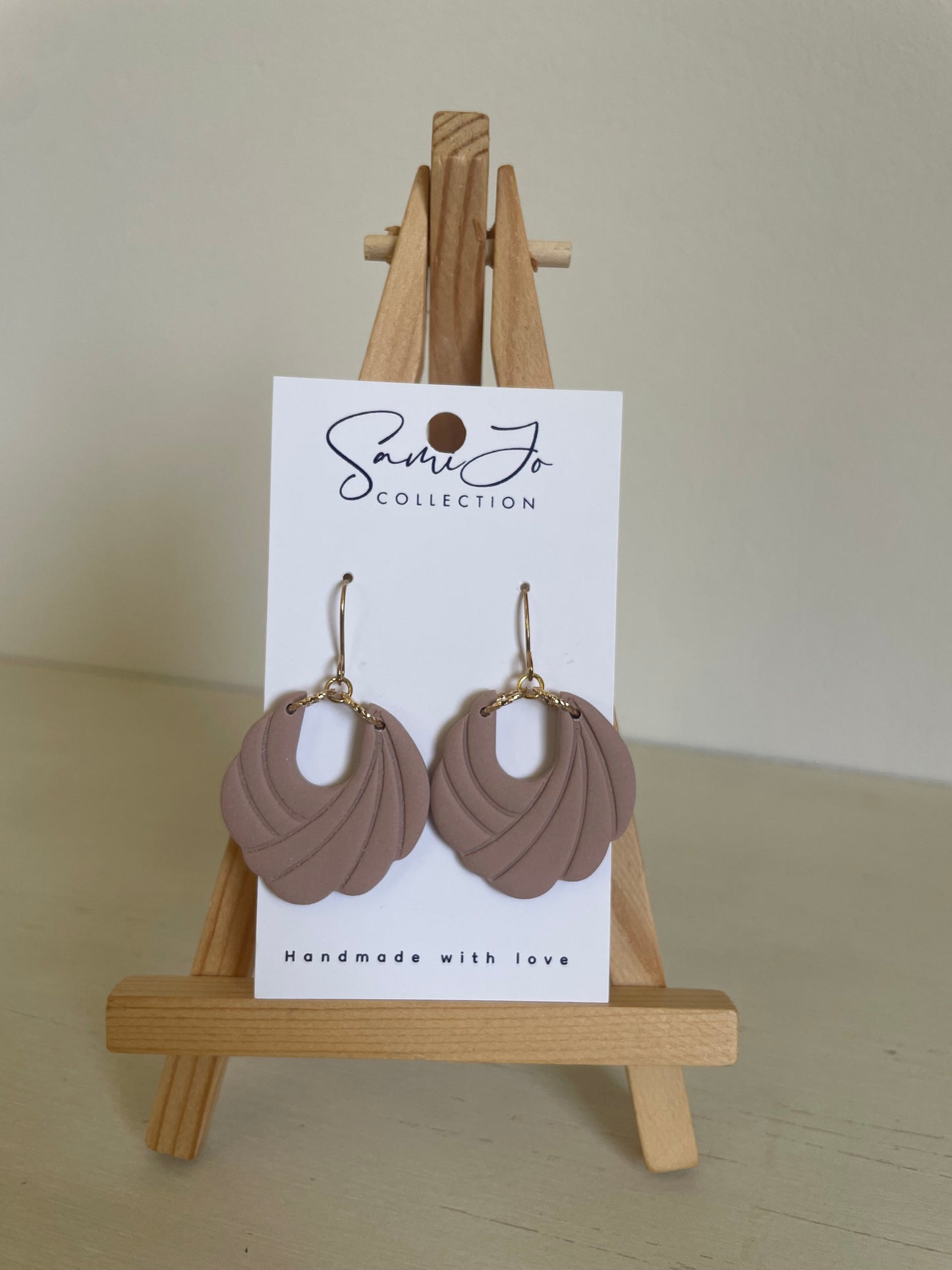 Swirl dangles