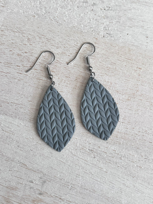 Pointed Teardrop, Knit Texture, Gray