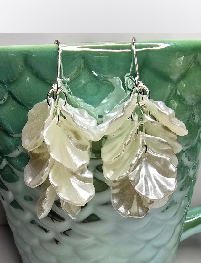 Waterfall resin shell earrings