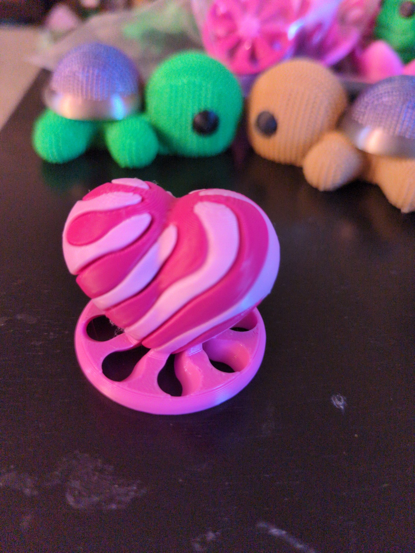 Heart sliding fidget
