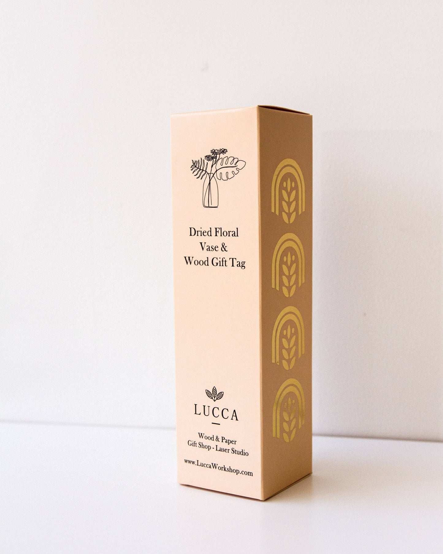 Mini Dried Floral Vases & Wood Gift Tag