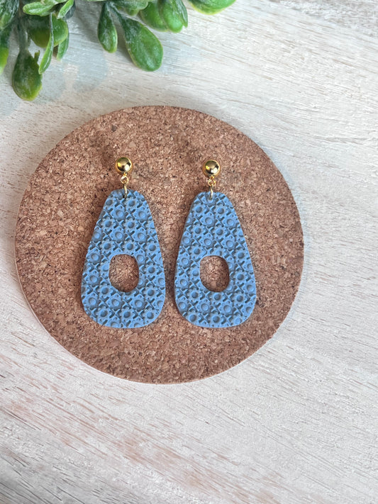 Long Oval Teardrop w/ Small O, Flowered Alt Texture, Blue