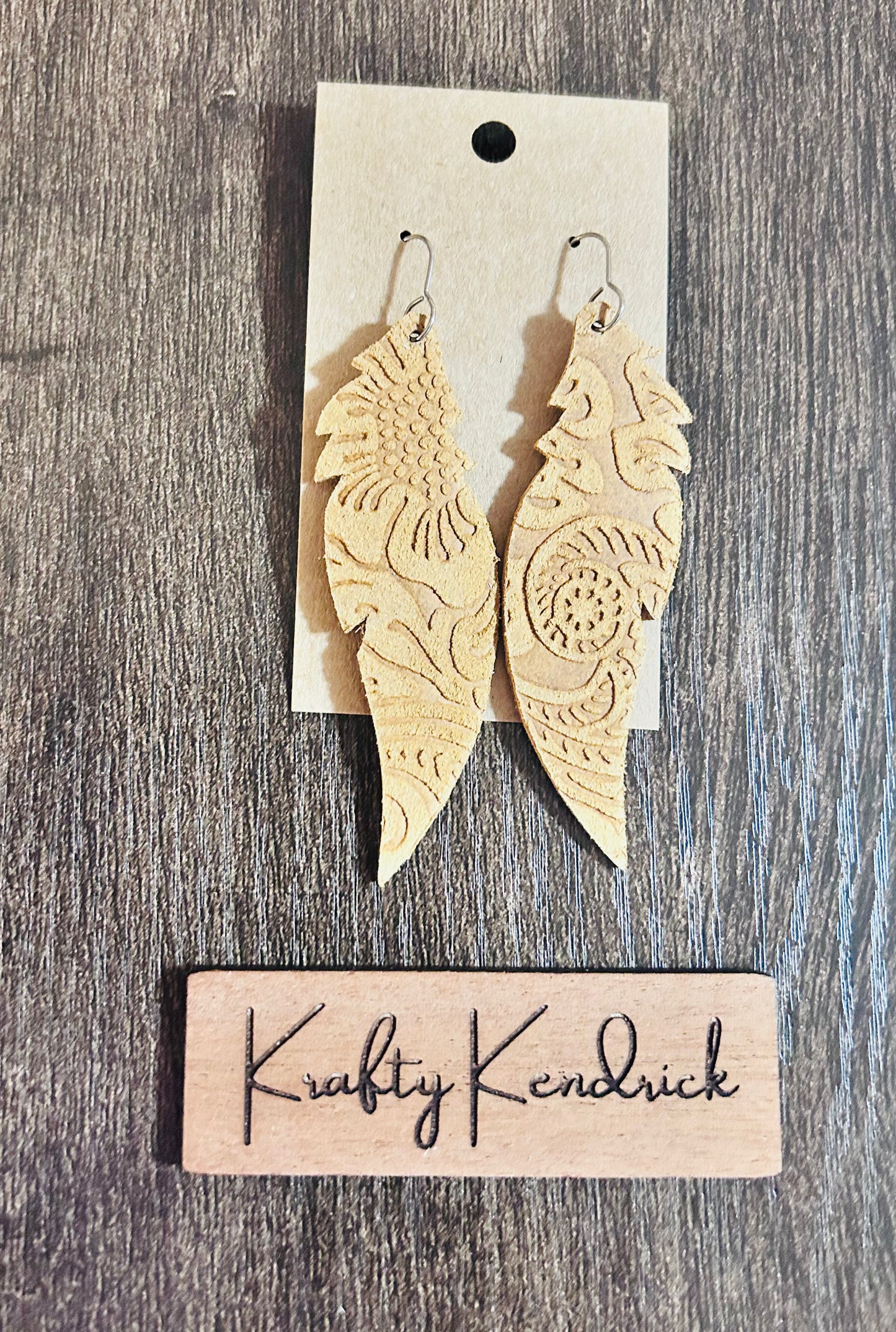 Long feather Dangle earrings