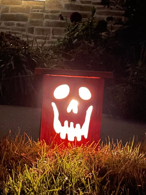 HL07 - Halloween Cedar Lantern w/LED tealight candle (color: natural)
