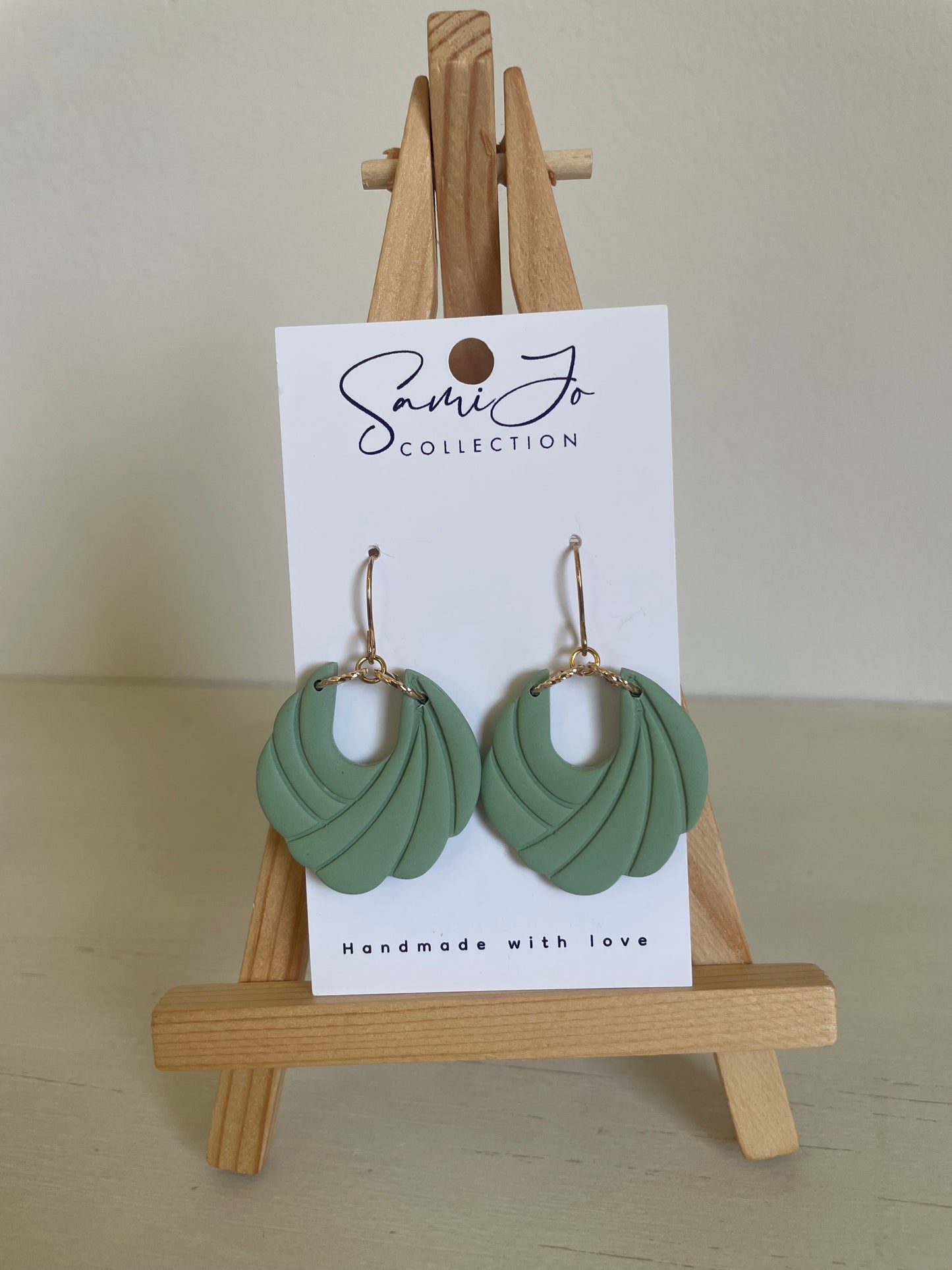 Swirl dangles
