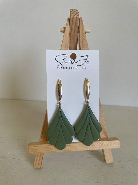 Vivian dangles