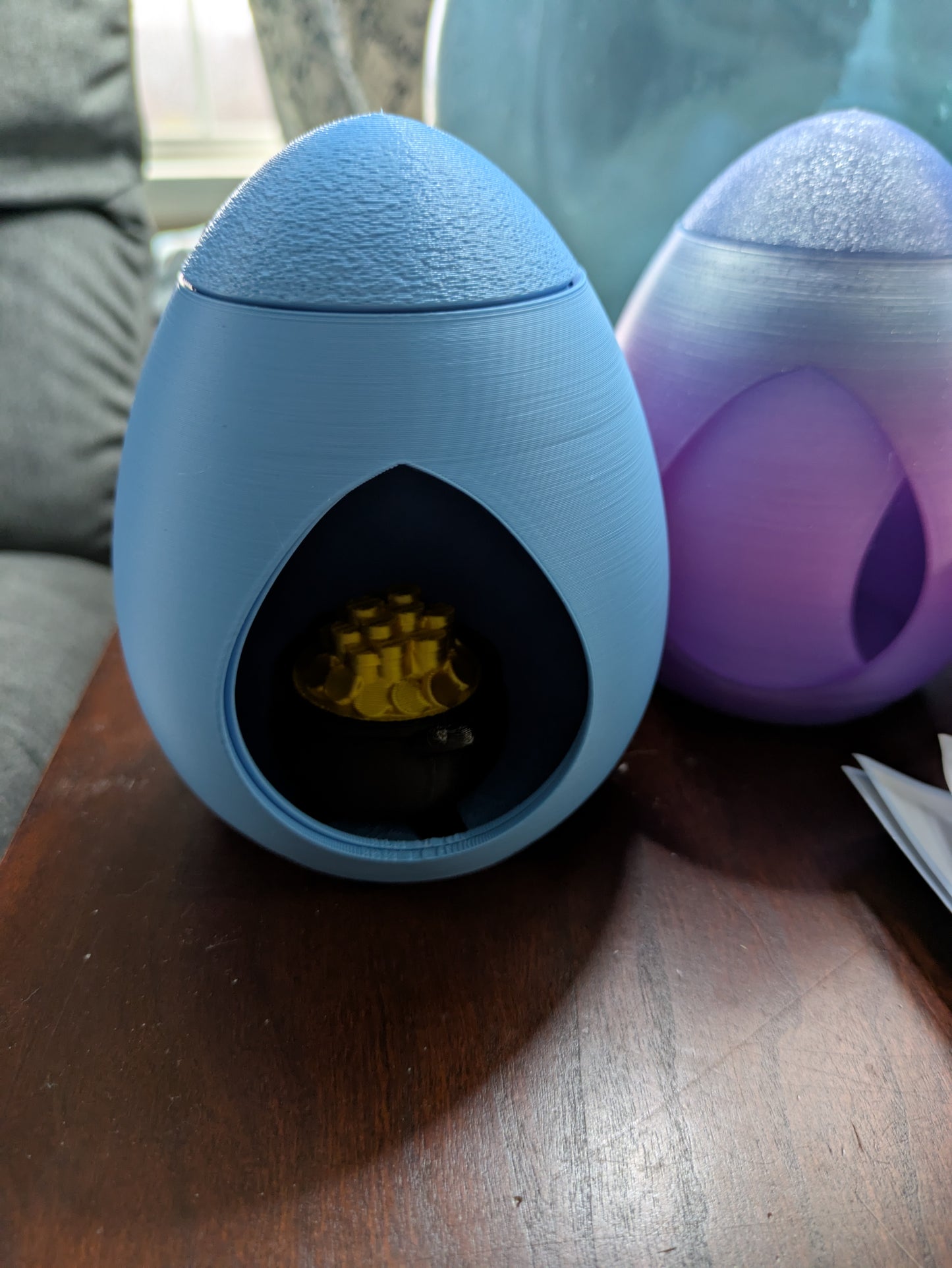 Surprise gift egg
