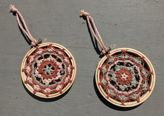 Mini crochet mandala