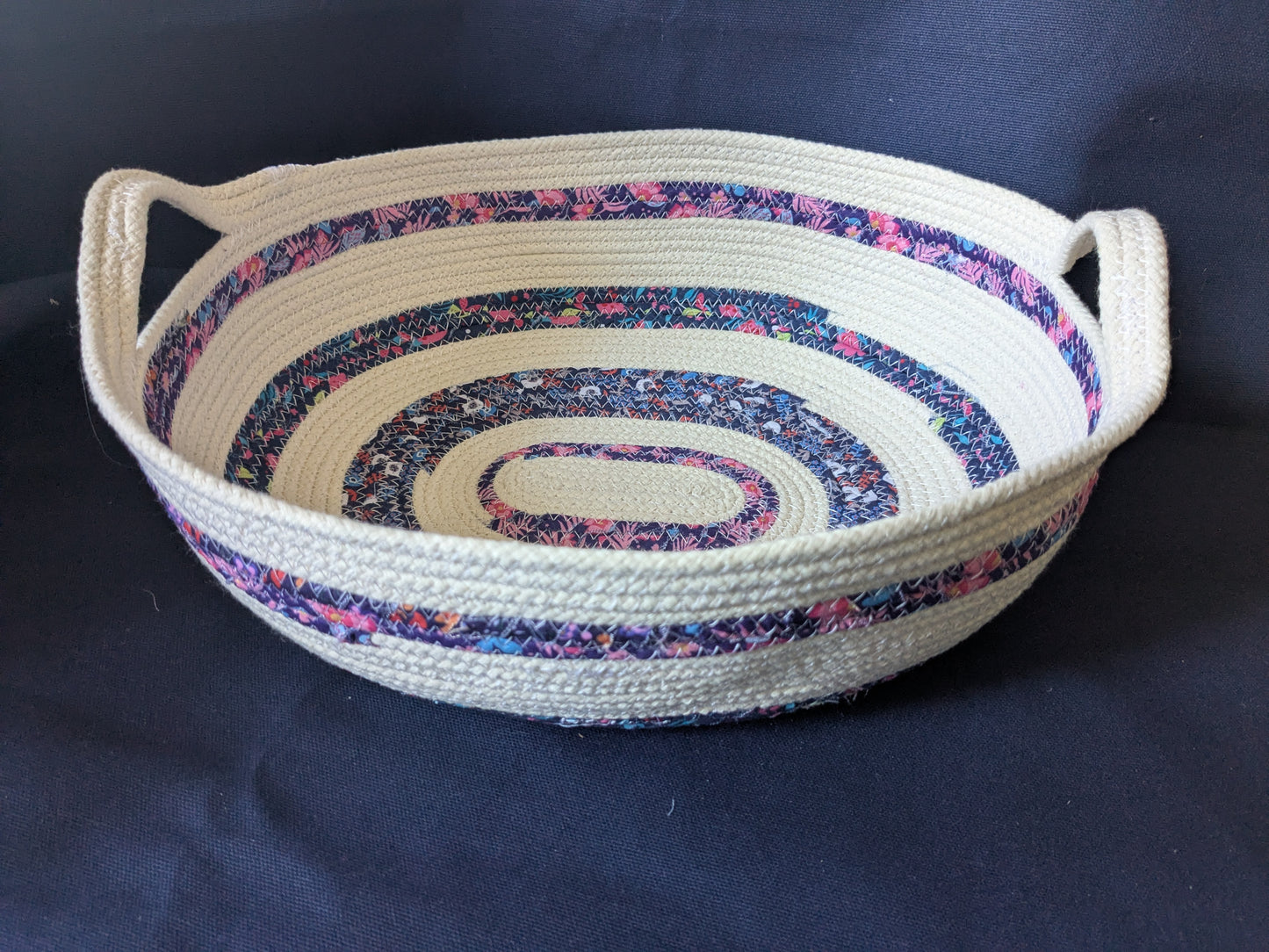 Oval Rope basket with handle